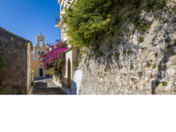 Corfu island villas, the 10k Stones villa Corfu, pelekas. Villa near the beach with pool